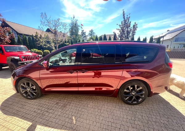Chrysler Pacifica cena 129700 przebieg: 35800, rok produkcji 2019 z Kuźnia Raciborska małe 497